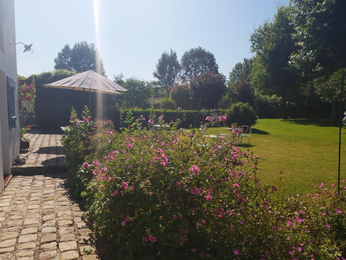 Bed and Breakfast Le Champ De L'Eau Crecy-la-Chapelle Exterior foto