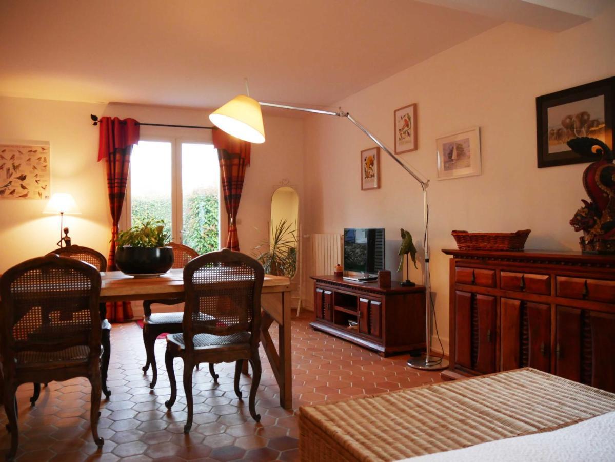 Bed and Breakfast Le Champ De L'Eau Crecy-la-Chapelle Exterior foto