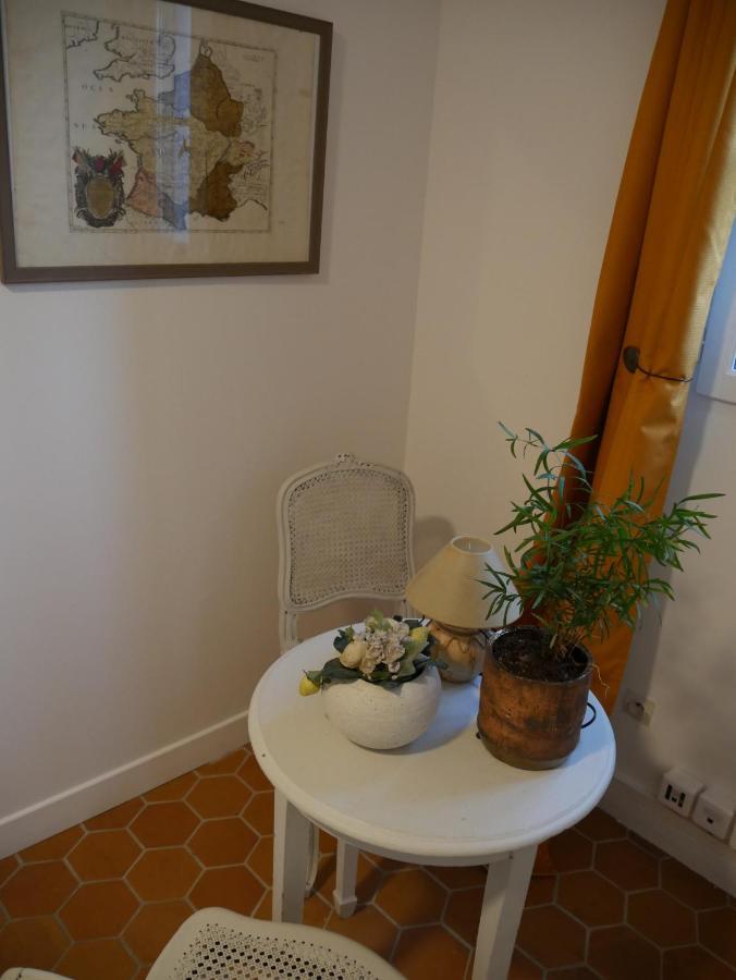 Bed and Breakfast Le Champ De L'Eau Crecy-la-Chapelle Exterior foto