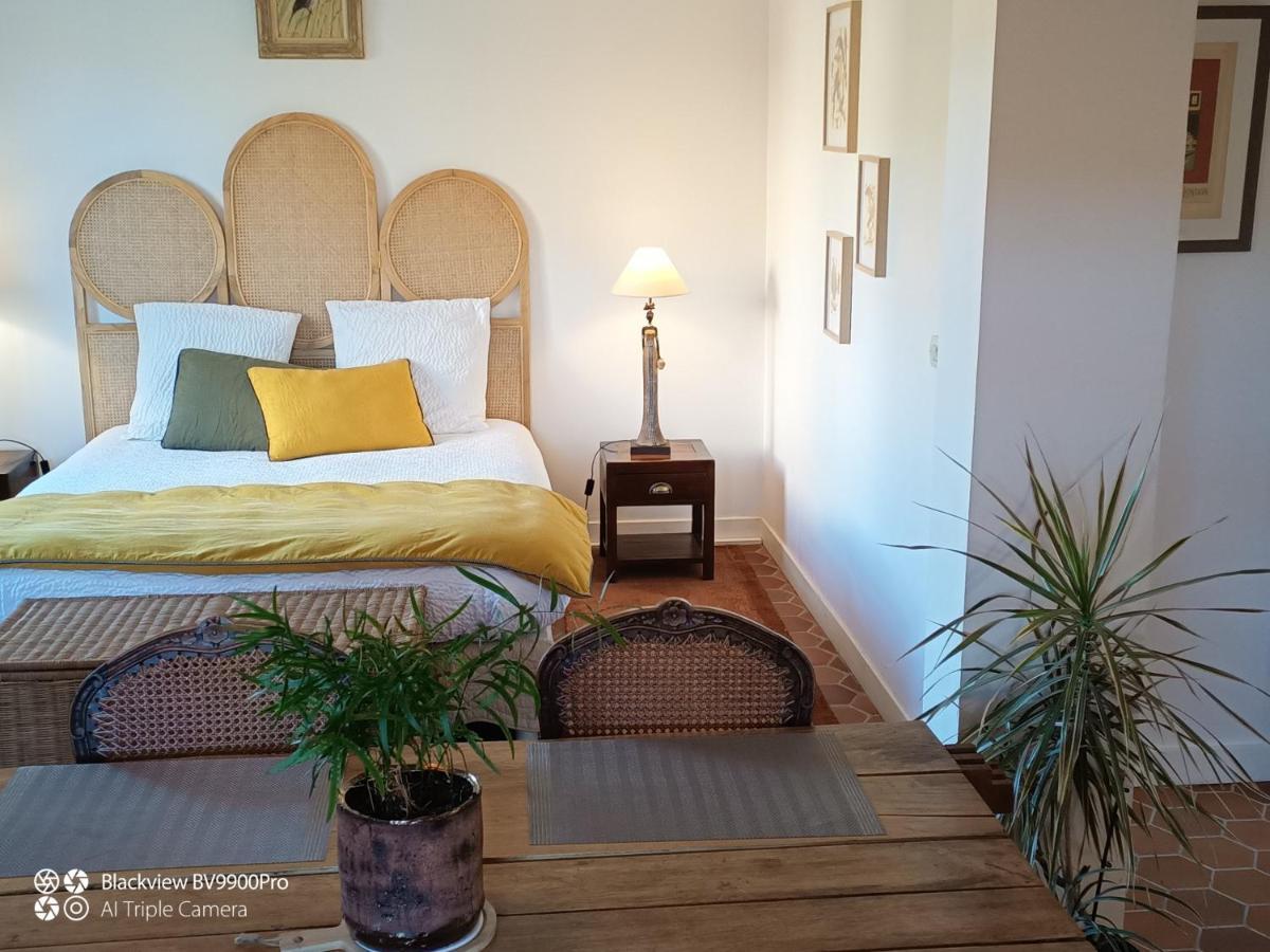 Bed and Breakfast Le Champ De L'Eau Crecy-la-Chapelle Exterior foto